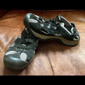 ➰Boys’ Lands’ End Hiking Sandals, size 3